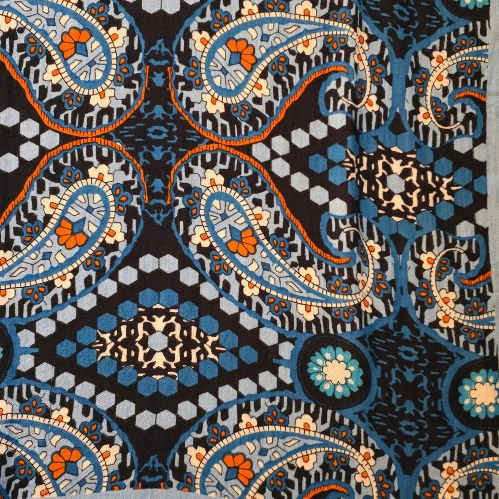 Vera Bradley Scarf‎ Women OS Blue Paisley Geometric Rayon Lightweight Wrap Shawl